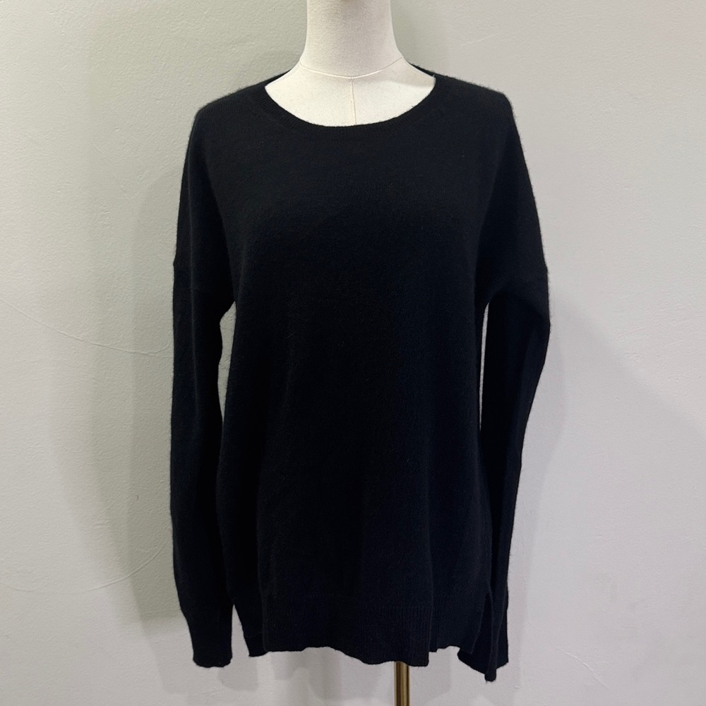 NWT AQUA 100% Cashmere Sweater | Black | Bloomingdale’s Exclusive